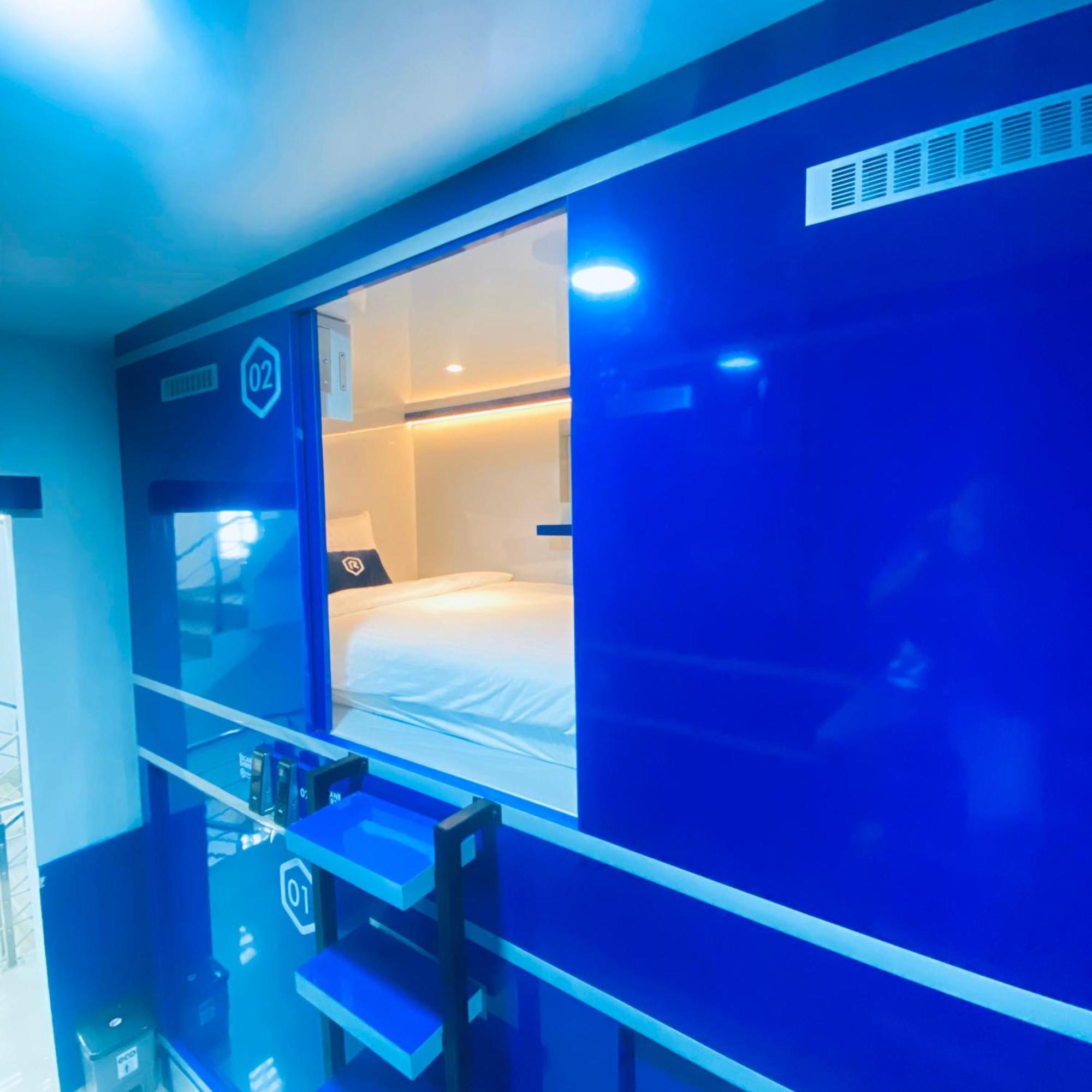 Rosalyne Sleepbox Malioboro 3 Hotel Yogyakarta Bagian luar foto
