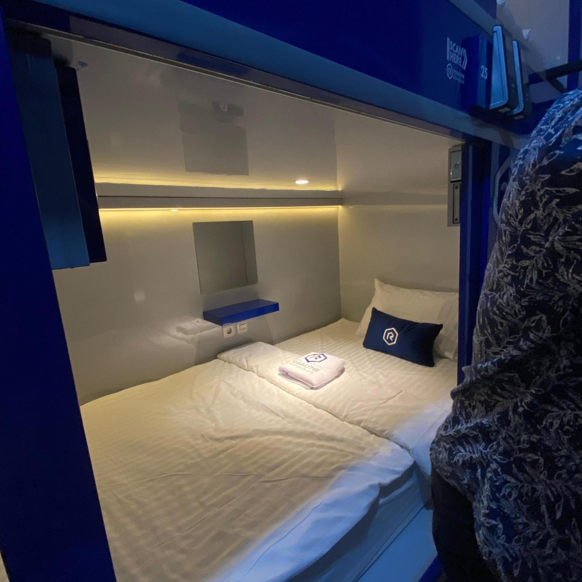 Rosalyne Sleepbox Malioboro 3 Hotel Yogyakarta Bagian luar foto