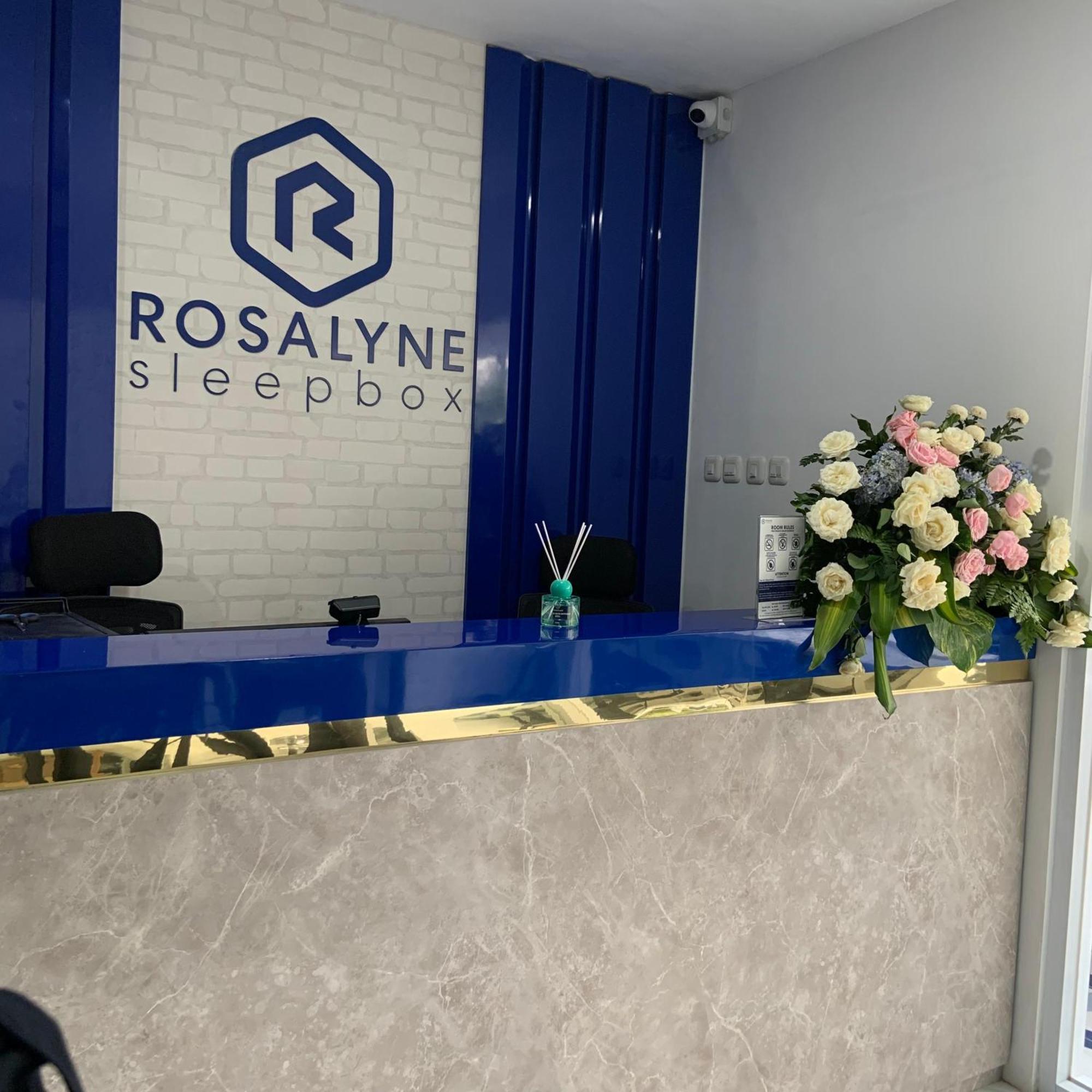 Rosalyne Sleepbox Malioboro 3 Hotel Yogyakarta Bagian luar foto